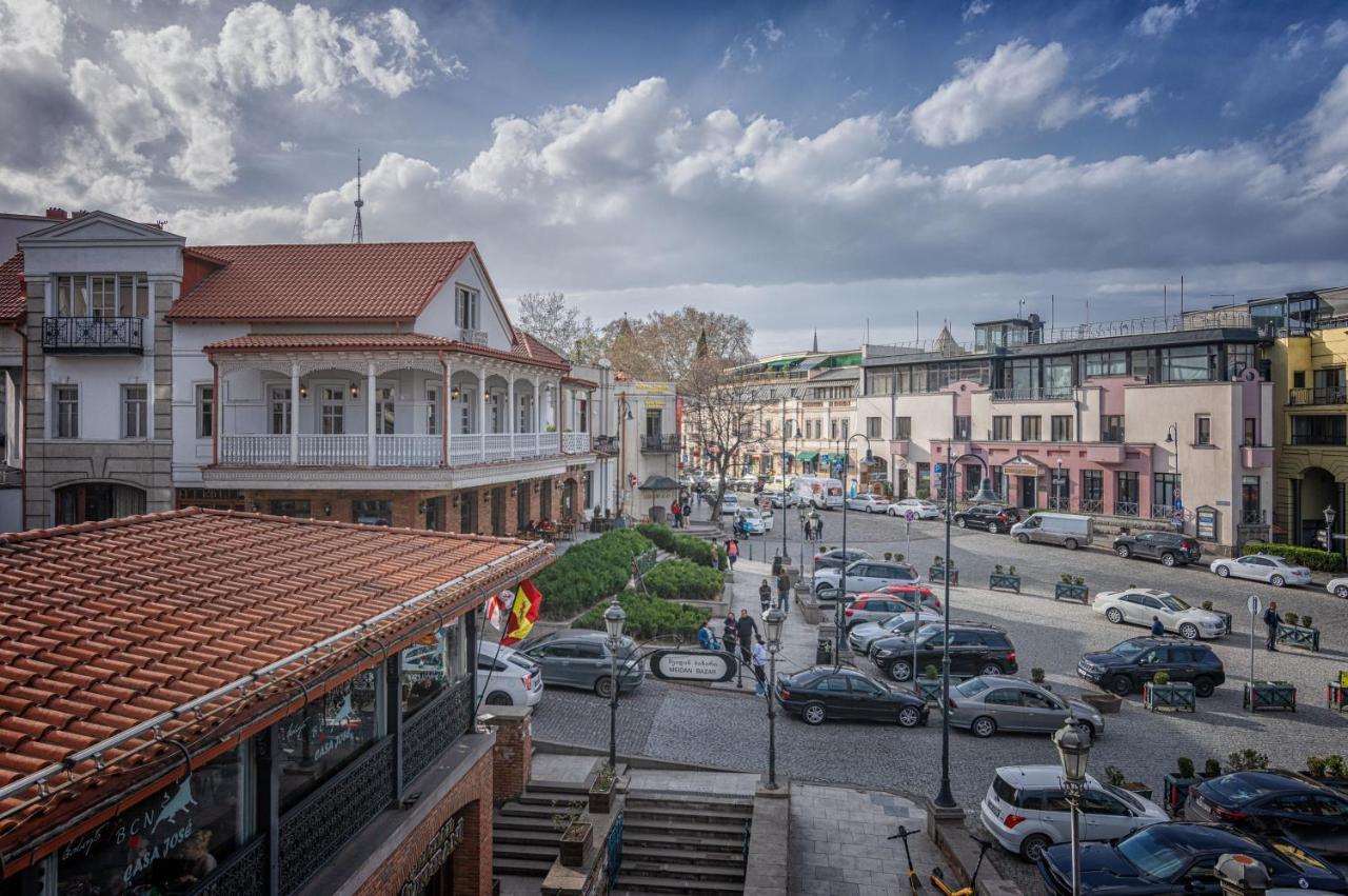 Hotel Elesa Тбилиси Экстерьер фото